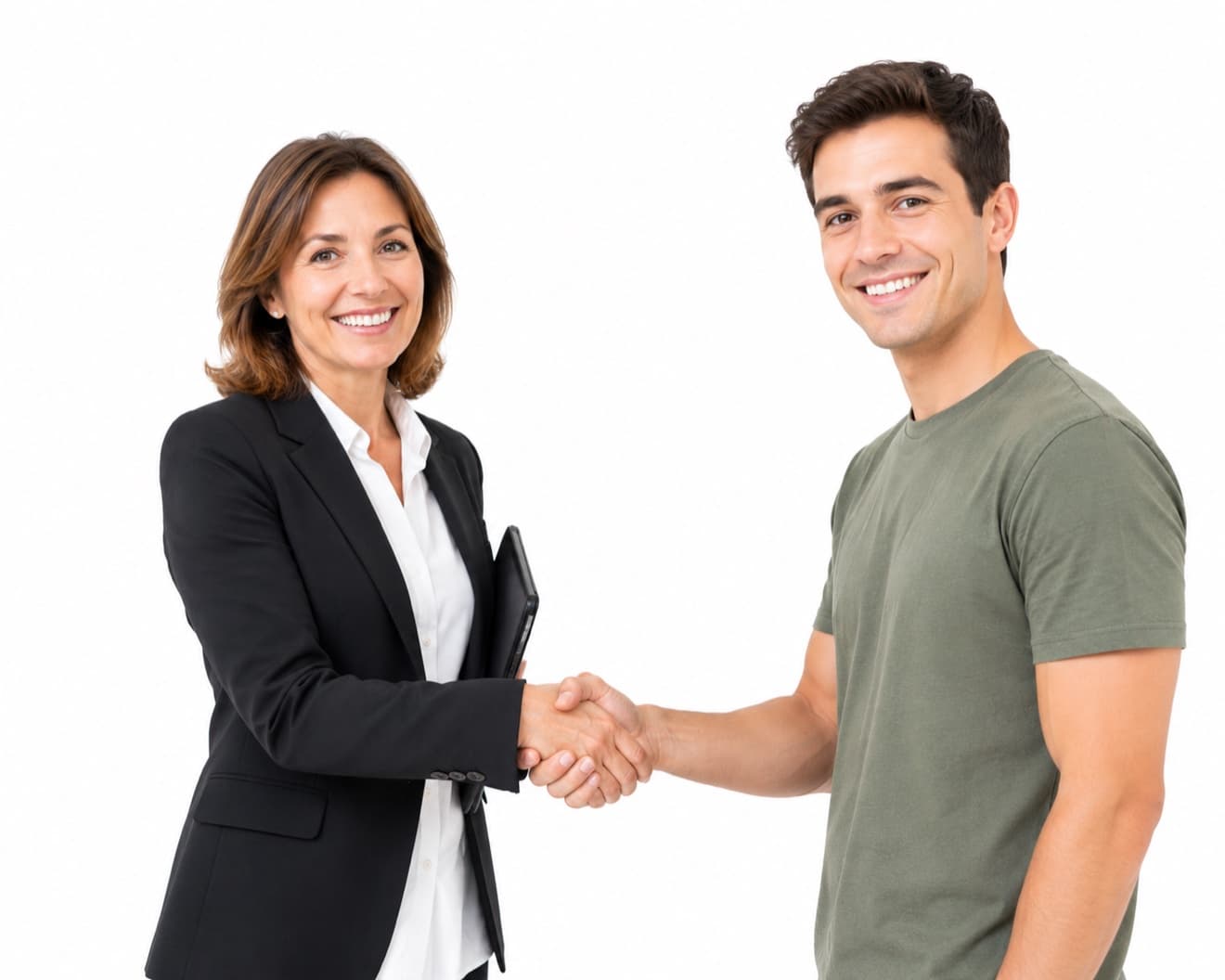 Agente immobiliare e cliente che confermano una pratica tecnica